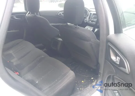 2016 Chrysler 200 Lx z USA, uszkodzony, nr VIN 1C3CCCFB6GN145964